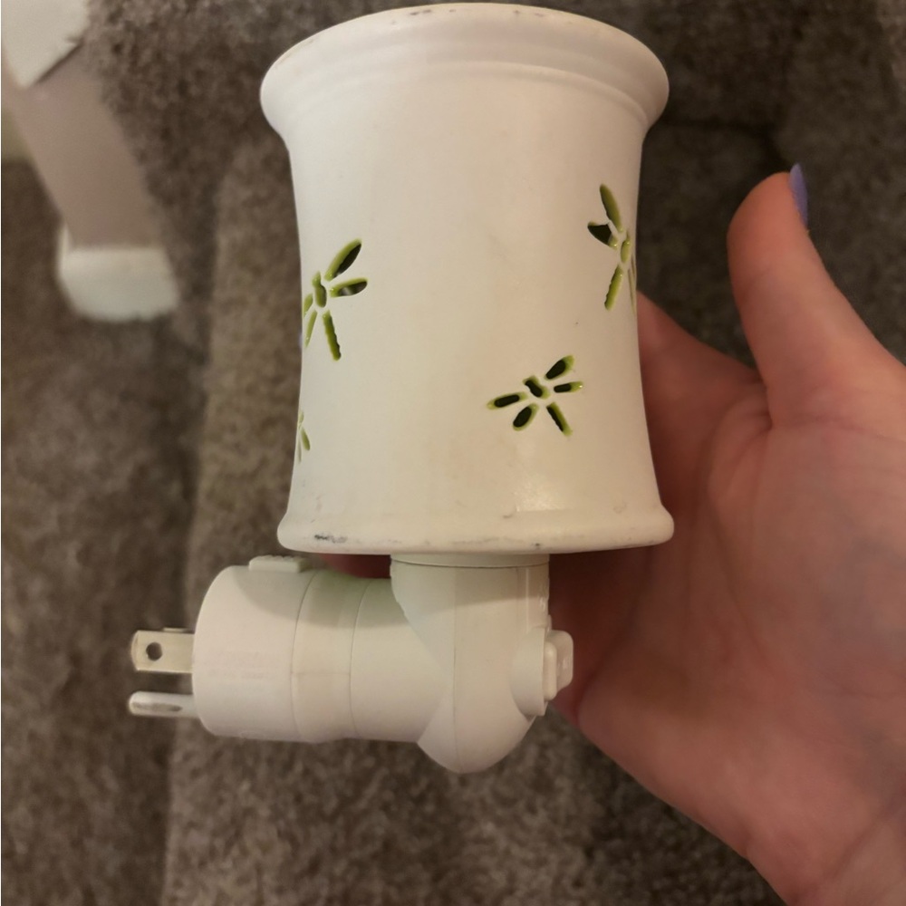 Retired Scentsy “Damsel” Dragonfly Plug In Warmer
